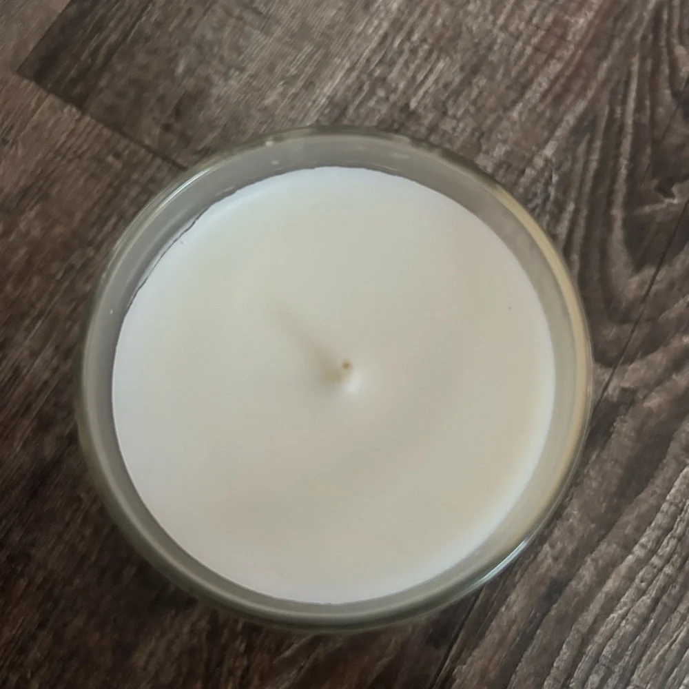 Bath & Body Works White Barn Champagne Toast Candle - White with Gold Trim - Picture 4 of 4